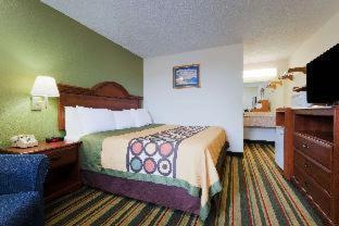 Deluxe King Room - Non-Smoking interior