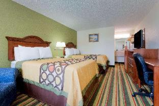 King Room with Mobility Access and Bathtub with Grab Bars, Non-Smoking interior